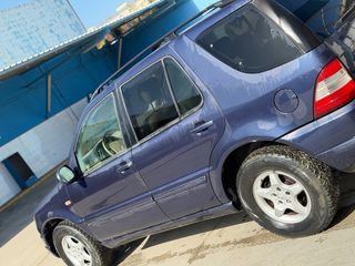 Mercedes-Benz Clase M 2001