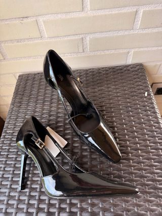Zapatos de tacón Zara negros
