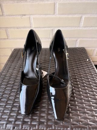 Zapatos de tacón Zara negros