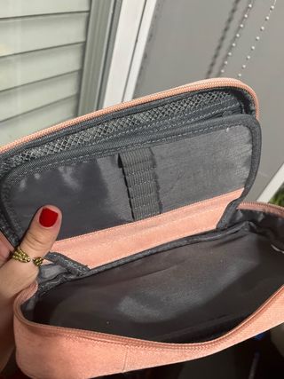 Estuche escolar con flores y frase motivadora