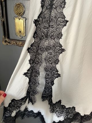 Falda Lencera con Puntilla Negra Zara