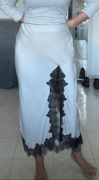 Falda Lencera con Puntilla Negra Zara