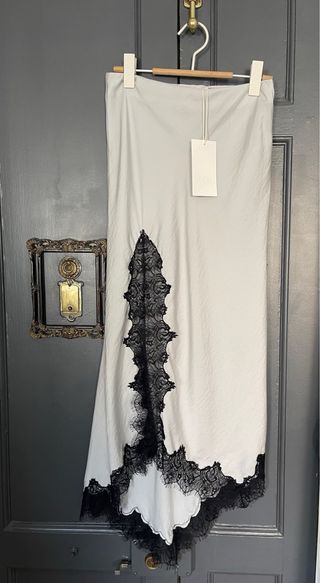 Falda Lencera con Puntilla Negra Zara