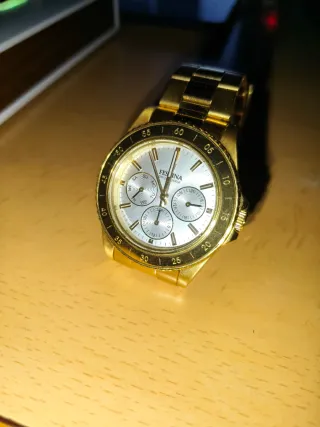 Reloj Festina Dorado Cronógrafo