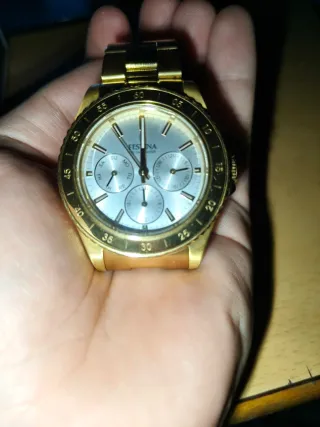 Reloj Festina Dorado Cronógrafo