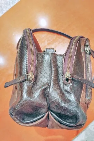 Bolso de piel marrón Zara