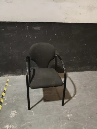 Silla de oficina negra