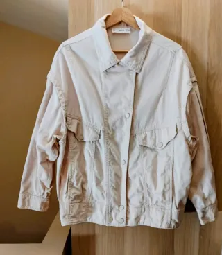 Cazadora bomber Mango beige