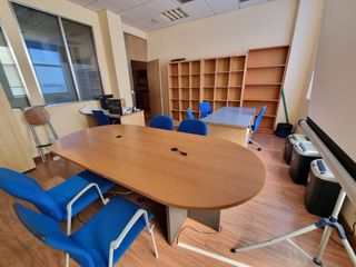 Sala de juntas completa