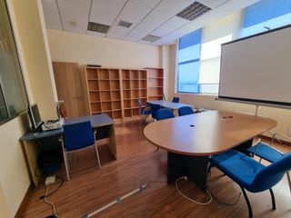 Sala de juntas completa