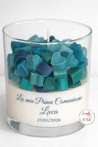Candela profumata con cuoricini in cera di soia