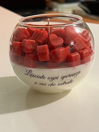 Candela profumata con cuoricini in cera di soia