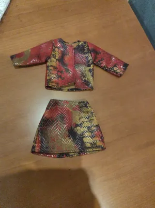 Nancy, traje chaqueta y falda nuevo.