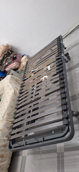 Letto elettrico articolato per anziani con materasso