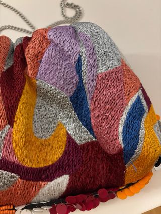 Bolso de fiesta con cadena multicolor