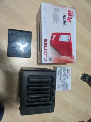NAS Synology DS415Play + UPS + Batería extra nueva