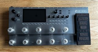 Pedaleira Mooer GE300