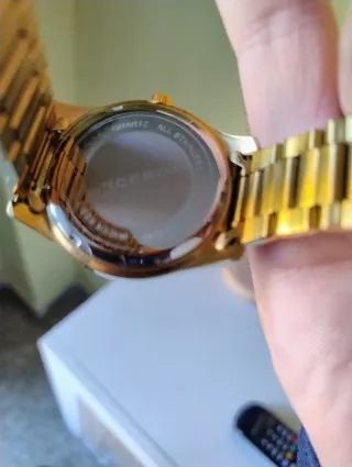 Reloj Viceroy Dorado y Blanco escucho ofertas
