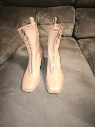 Botines Beige Stradivarius, Talla 38