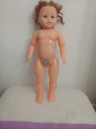 Muñeca antigua de plástico