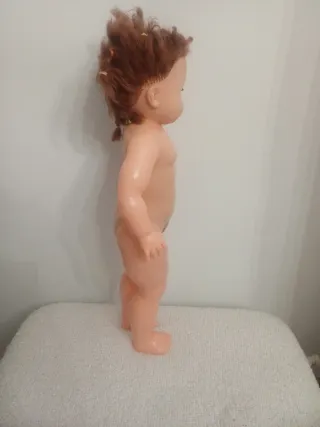 Muñeca antigua de plástico