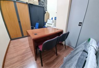 Mesa de despacho de madera