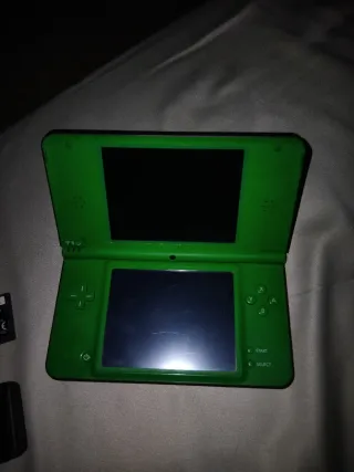 Nintendo DS XL Verde