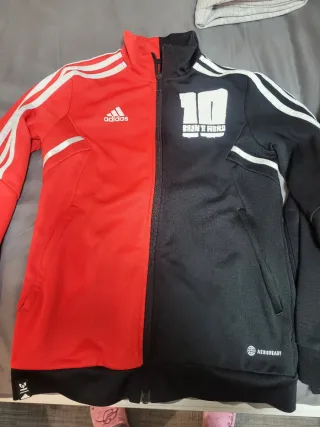 Chaqueta Adidas Roja y Negra
