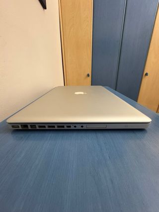 MacBook Pro 17” 512GB Plata