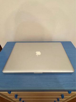 MacBook Pro 17” 512GB Plata