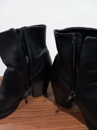 Botines Zara Tacón Negro Puntiagudos