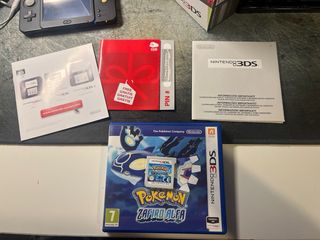 Nintendo New 3DS + 3 Juegos + Caja y cargador.