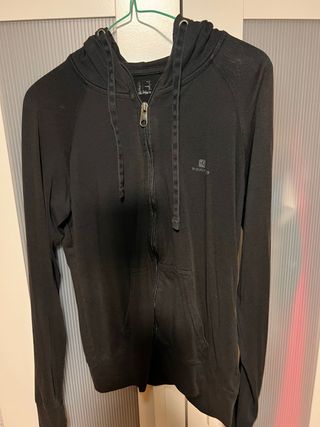 Chaqueta deportiva Decathlon negra