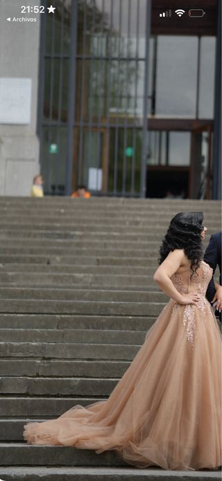 Vestido beige/dorado de fiesta