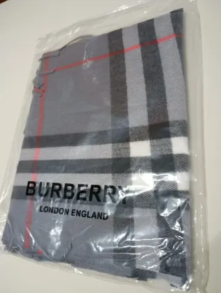 Bufanda Burberry Cuadros Gris y Negro