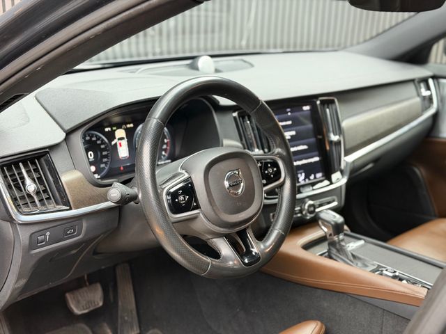 Volvo V90 Cross Country Volvo V90 Cross Country 2.0 D5 AWD Pro Auto