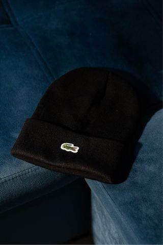 Set Lacoste completo (Sudadera, pantalón y gorro)