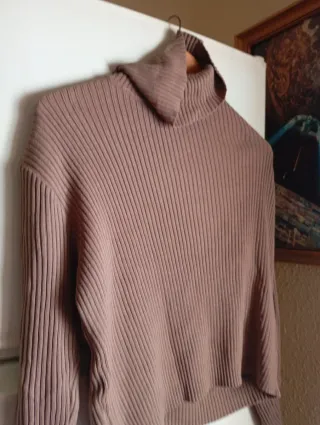 Jersey de cuello alto marrón