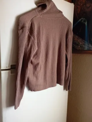 Jersey de cuello alto marrón