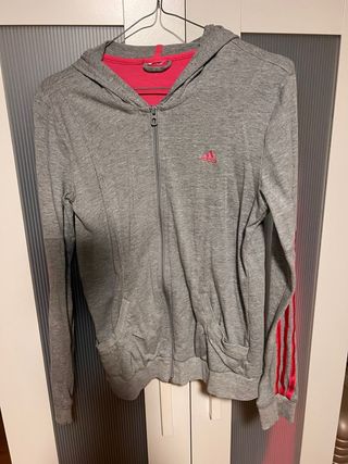 Chaqueta Adidas gris y rosa