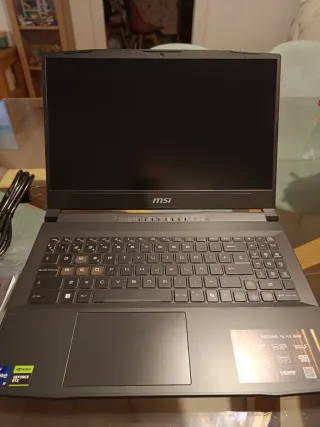 Portátil MSI Katana 15 HX I9 32GB RTX5070 SSD 1TB
