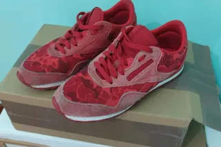 Tenis Reebok Clásicos Rojos Camuflaje