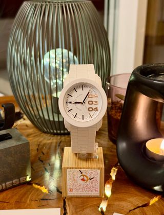 Reloj Diesel DZ1572 Blanco y Dorado