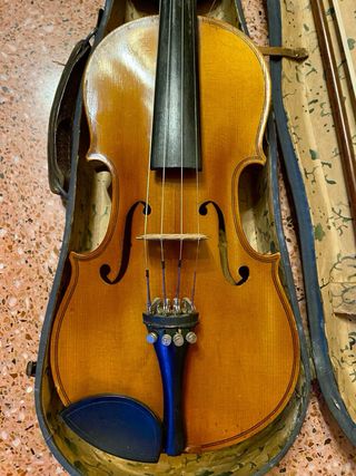 Violino e archetto in legno