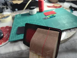 Tarjetero billetera cuero repujado