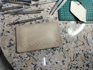 Tarjetero billetera cuero repujado