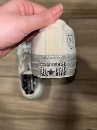 Converse Blancas con detalles Plateados