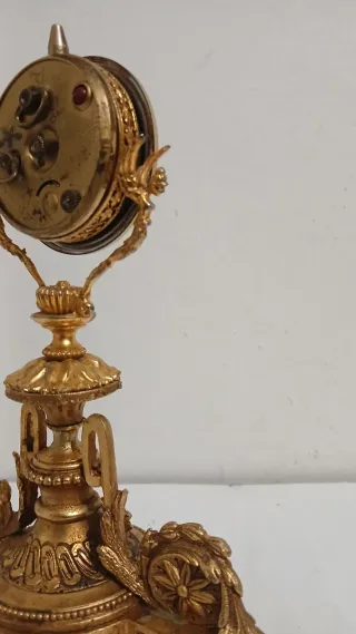 Orologio da tavolo dorato