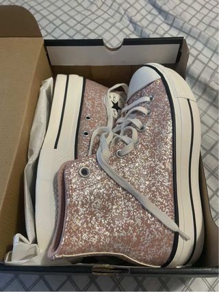 Converse Talla 37/37.5 ,nuevo con caja original .