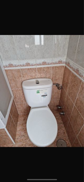 Lavabo, bidé e inodoro de cerámica